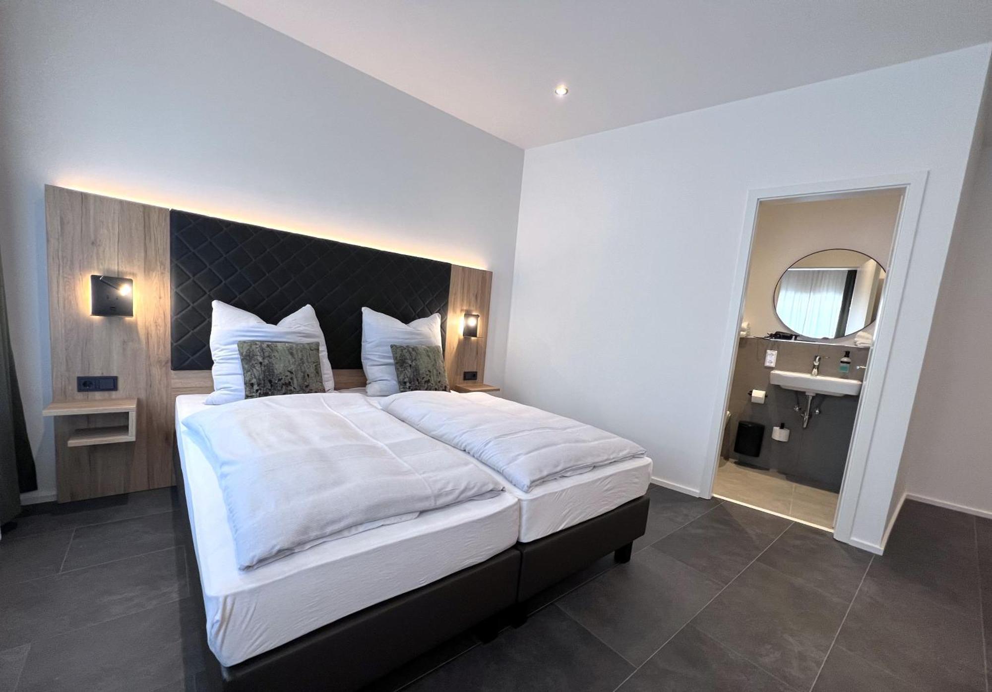 Hotel Haus Kuckenberg à Burscheid Extérieur photo