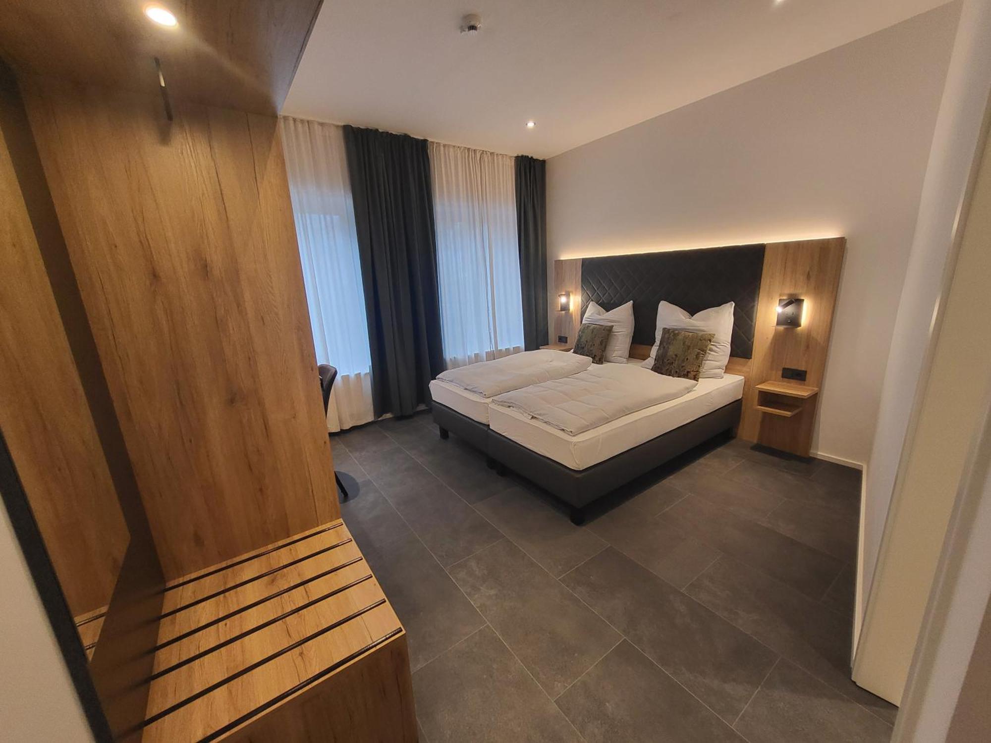 Hotel Haus Kuckenberg à Burscheid Extérieur photo